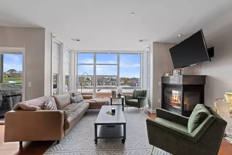 1888 N Water #608, Milwaukee, WI 53202