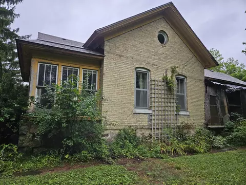 100 Main, Sullivan, WI 53178
