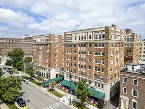 1028 E Juneau #320, Milwaukee, WI 53202