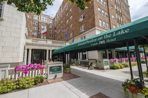 1028 E Juneau #806, Milwaukee, WI 53202