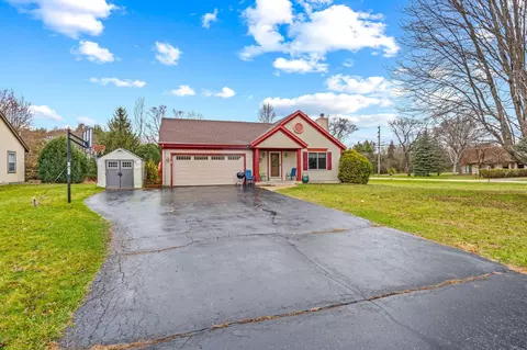 213 Cramer, Dousman, WI 53118