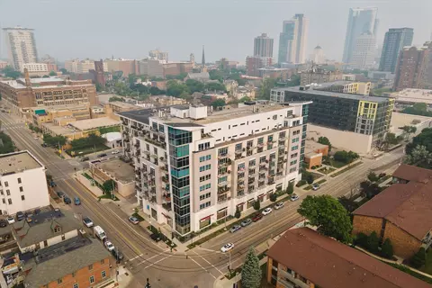 601 E Ogden #504, Milwaukee, WI 53202