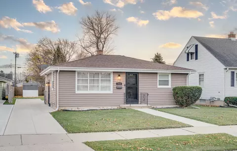1913 28th, Kenosha, WI 53140