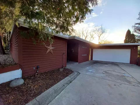 227 North, Watertown, WI 53098