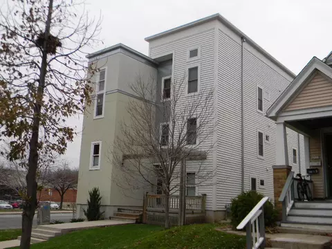 2905 N Newhall, Milwaukee, WI 53211