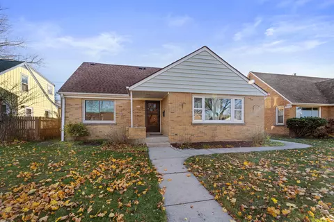 3256 N 94th, Milwaukee, WI 53222