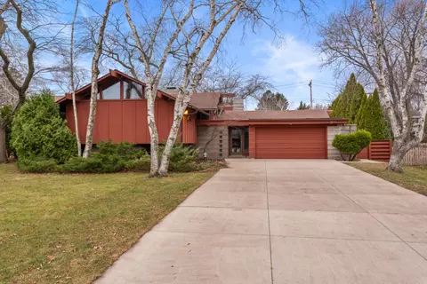8935 N Tennyson, Bayside, WI 53217