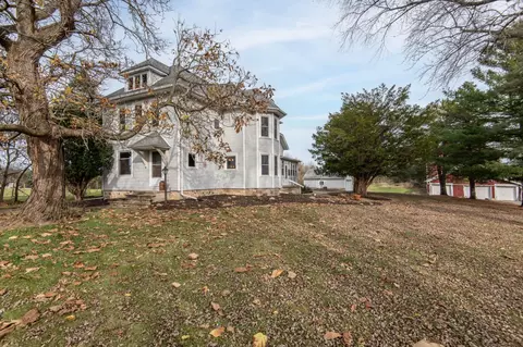 130 N Dousman, Summit, WI 53066