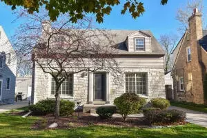5334 N Kent, Whitefish Bay, WI 53217
