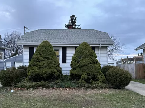 1434 Isabelle, Racine, WI 53402