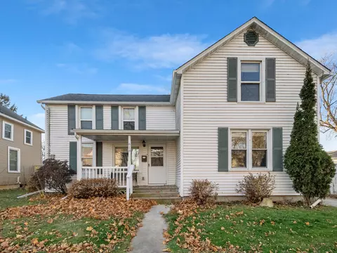 618 N 6th, Manitowoc, WI 54220