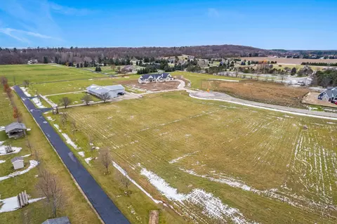 w302n7510 Canter #LT 2, Merton, WI 53029