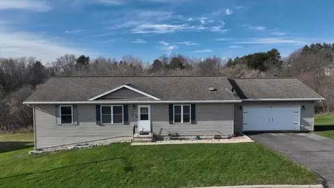 1094 N Star Cir, Hillsboro, WI 54634