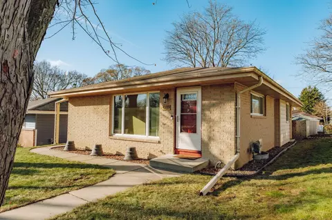 4109 N 96th, Wauwatosa, WI 53222