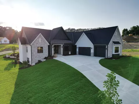 w253n5531 Crescent Hl, Sussex, WI 53089