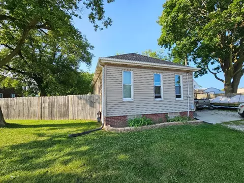 2816 Rapids, Racine, WI 53404
