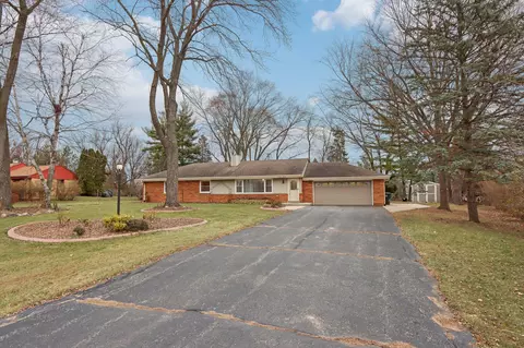 w156n5734 Cheryln, Menomonee Falls, WI 53051