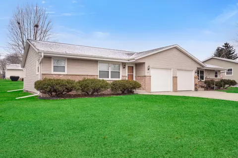 318 Municipal #320, West Bend, WI 53095