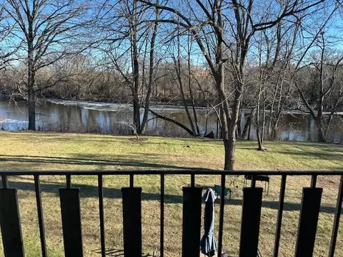 3921 W County Line #16, Brown Deer, WI 53209