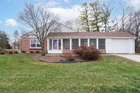 235 Park Crst, Thiensville, WI 53092