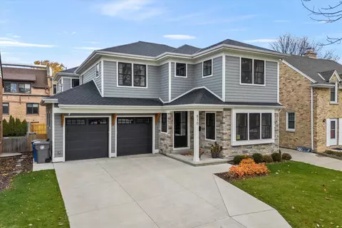 810 E Gln, Whitefish Bay, WI 53217