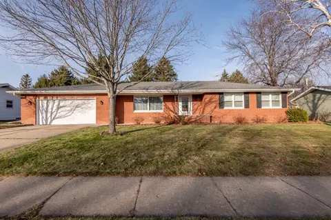 542 Sunset, Hartford, WI 53027
