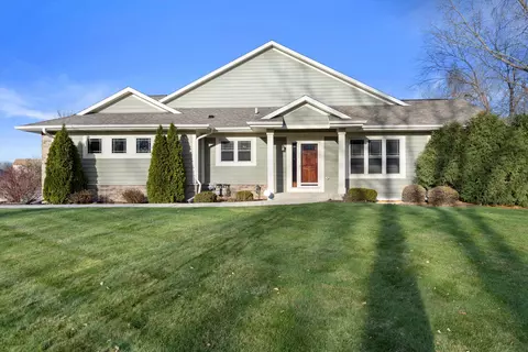 14118 W Honeyager, New Berlin, WI 53151