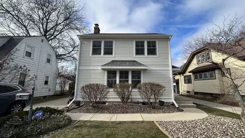 5043 N Woodruff, Whitefish Bay, WI 53217
