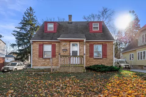 2933 W Bobolink, Milwaukee, WI 53209
