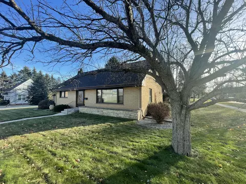 1723 Washington, Sheboygan, WI 53081