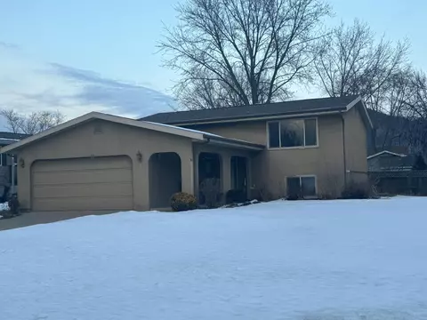 2815 Robin Hood, La Crosse, WI 54601