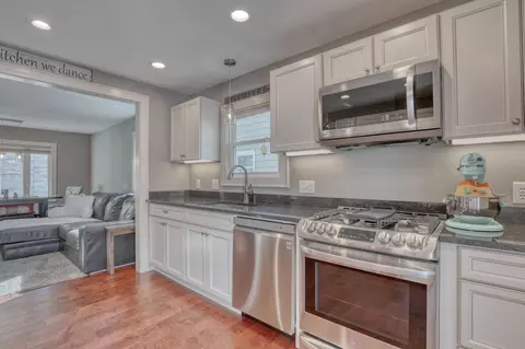727 S 100th, West Allis, WI 53214
