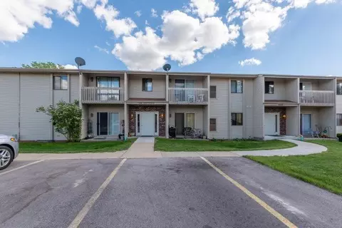 645 Westridge #10, West Bend, WI 53095