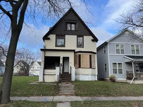2031 N 37th, Milwaukee, WI 53208