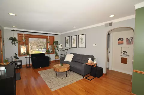 2303 N 81st #3, Wauwatosa, WI 53213