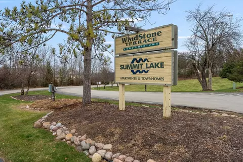 520 Windstone #112, Hartland, WI 53029