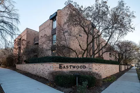 3916 N Oakland #228, Shorewood, WI 53211