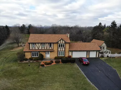 w243s6119 Elder Ayre, Waukesha, WI 53189