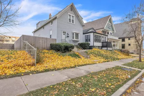 218 W Scott, Milwaukee, WI 53204