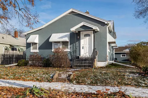 2107 17th, La Crosse, WI 54601