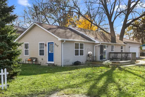 317 W W Park, Salem Lakes, WI 53170