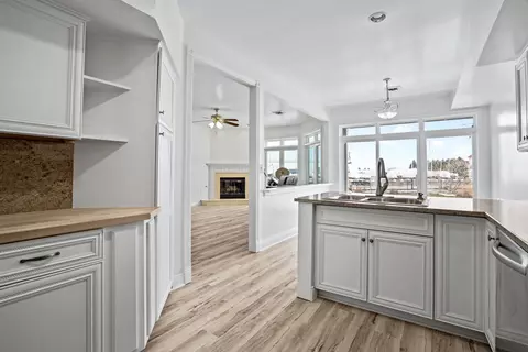 32 Harborview, Racine, WI 53403