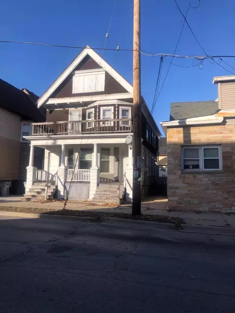 926 E Locust, Milwaukee, WI 53212