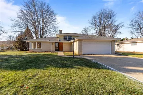 1112 Blue Dahlia, Oconomowoc, WI 53066