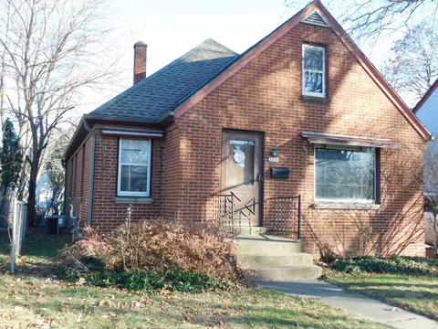 2038 S 96th, West Allis, WI 53227