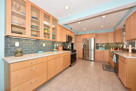 2335 N 118th, Wauwatosa, WI 53226