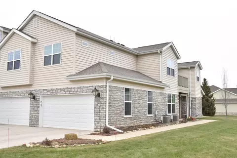 n17w26480 Meadowgrass #30F, Pewaukee, WI 53072