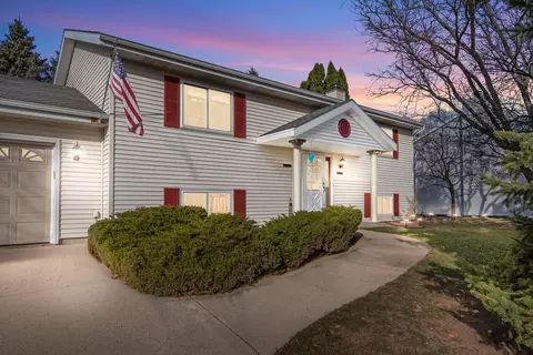 1126 Riverbend, Hartford, WI 53027