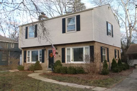 7408 N Crossway, Fox Point, WI 53217