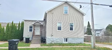 510 5th, Menominee, MI 49858